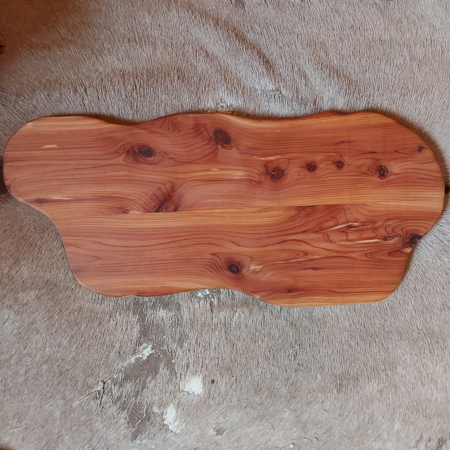 CEDAR CUTTING BOARD